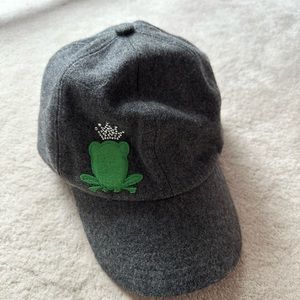 Frog felt cap